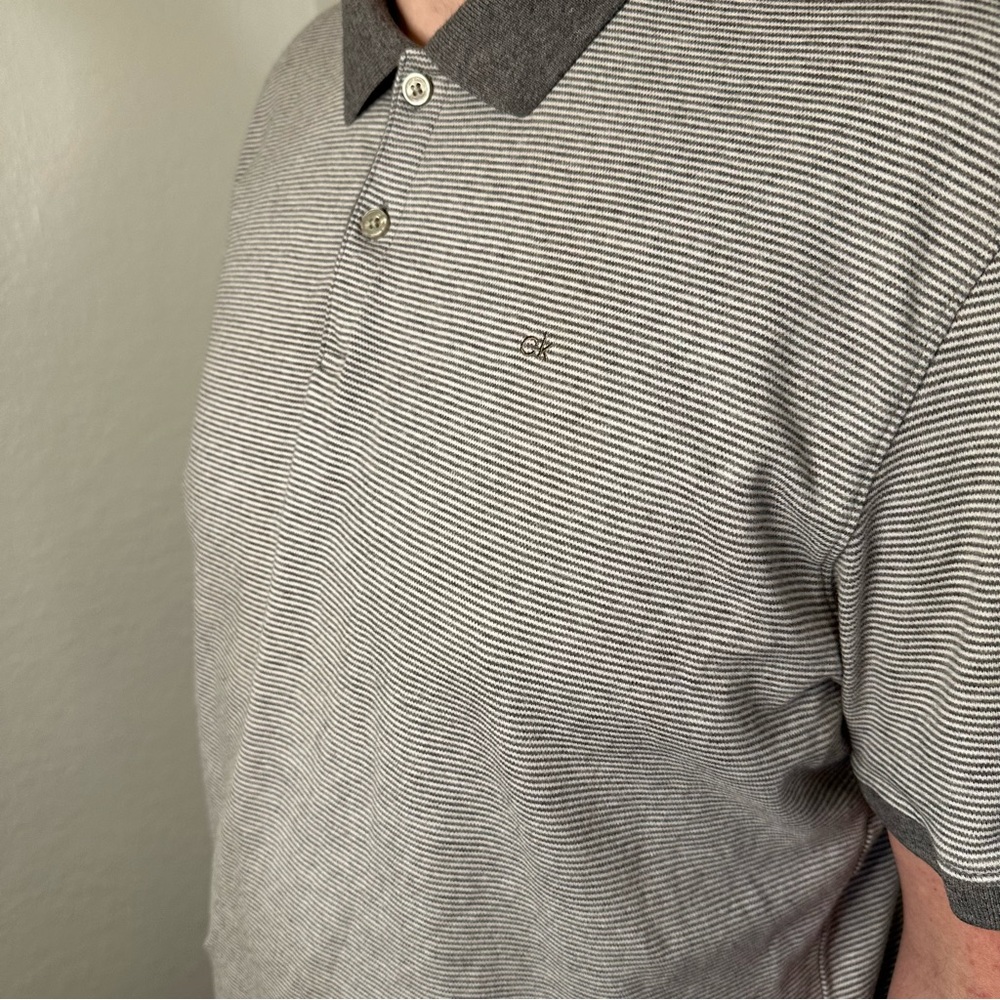 Men’s Calvin Klein Grey & White Striped Short Sleeve Polo Shirt Size XL